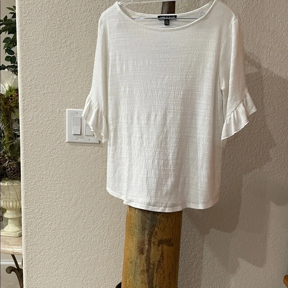 Cable & Gauge White Textured Blouse with Ruffle Sleeves ladies SZ M - Picture 2 of 9